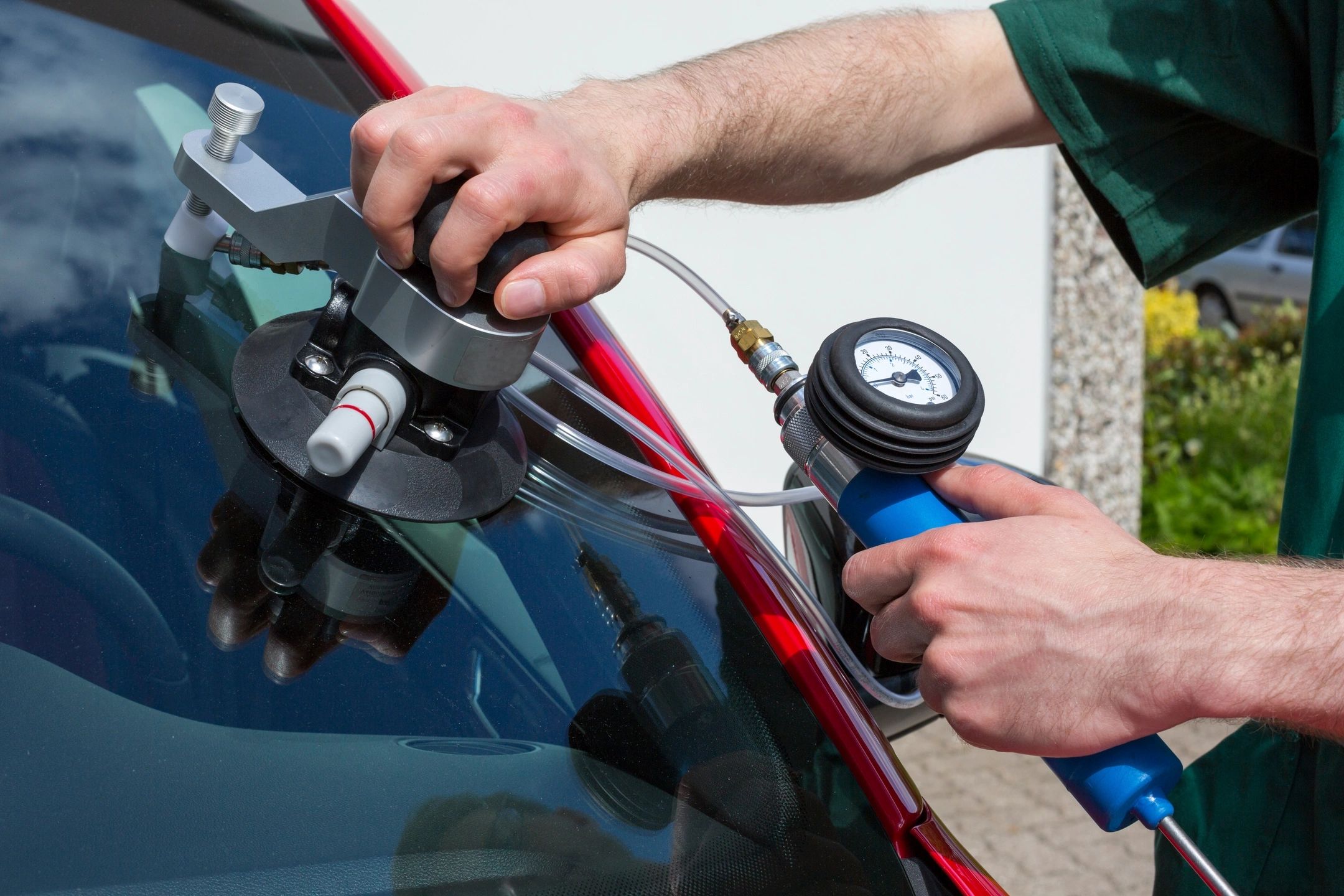 Windshield chip/crack repair